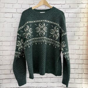 Goodfellow & Co Dark Green Snowflake Crewneck Sweater